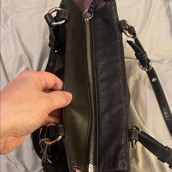 Coach Black Leather Shoulder Bag with Coach charm - Picture 4 of 12